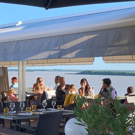 Logis Hotel Restaurant La Citadelle Blaye Bagian luar foto