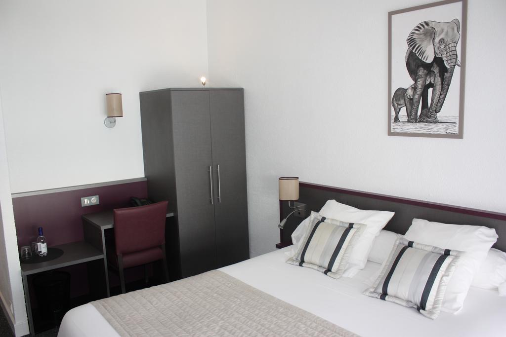 Logis Hotel Restaurant La Citadelle Blaye Ruang foto