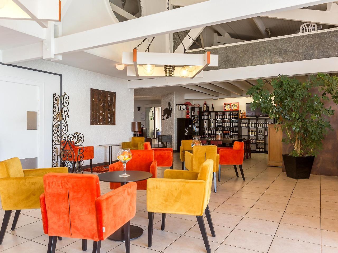 Logis Hotel Restaurant La Citadelle Blaye Bagian luar foto