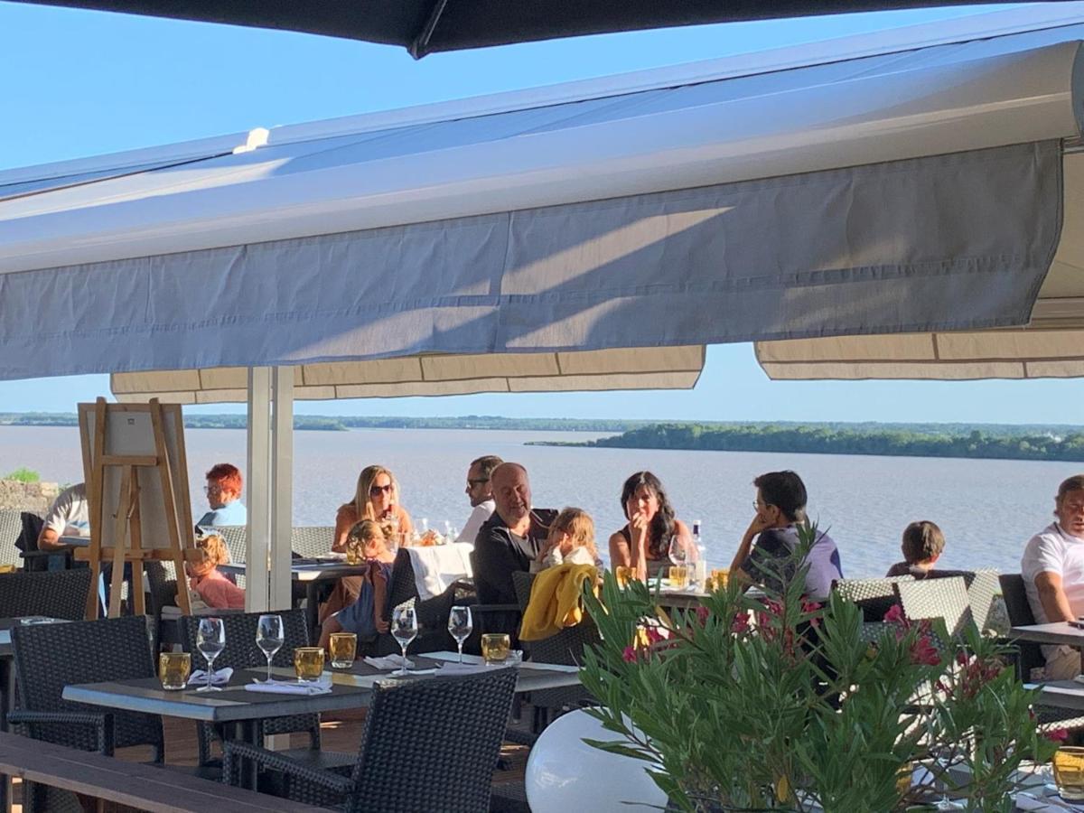 Logis Hotel Restaurant La Citadelle Blaye Bagian luar foto